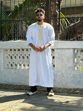 Load image into Gallery viewer, White Omani Thobes
