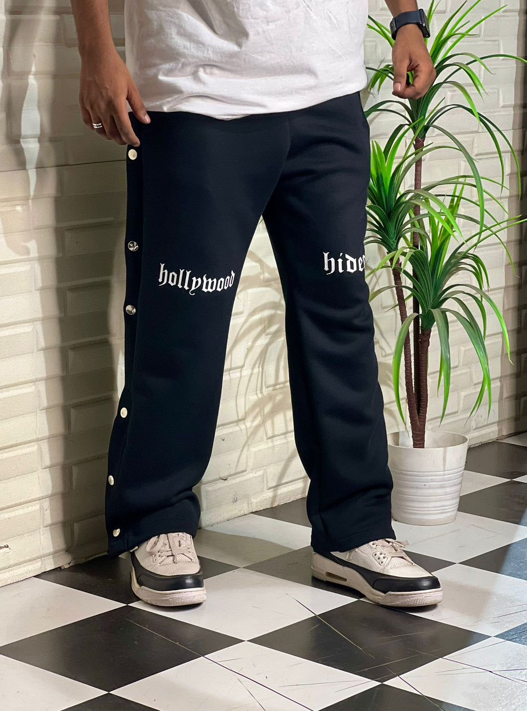 Hollywood Hideout Relax Fit Pant